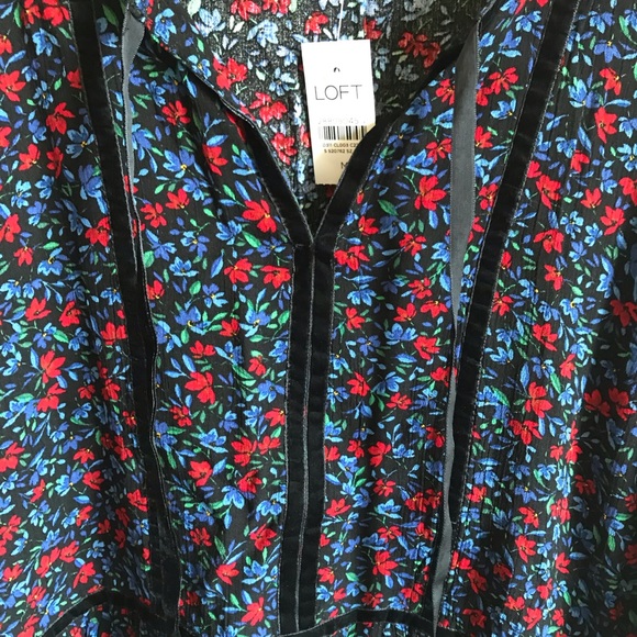 NEW Loft Floral Tie Neck Peplum Hem Blouse - Picture 6 of 9